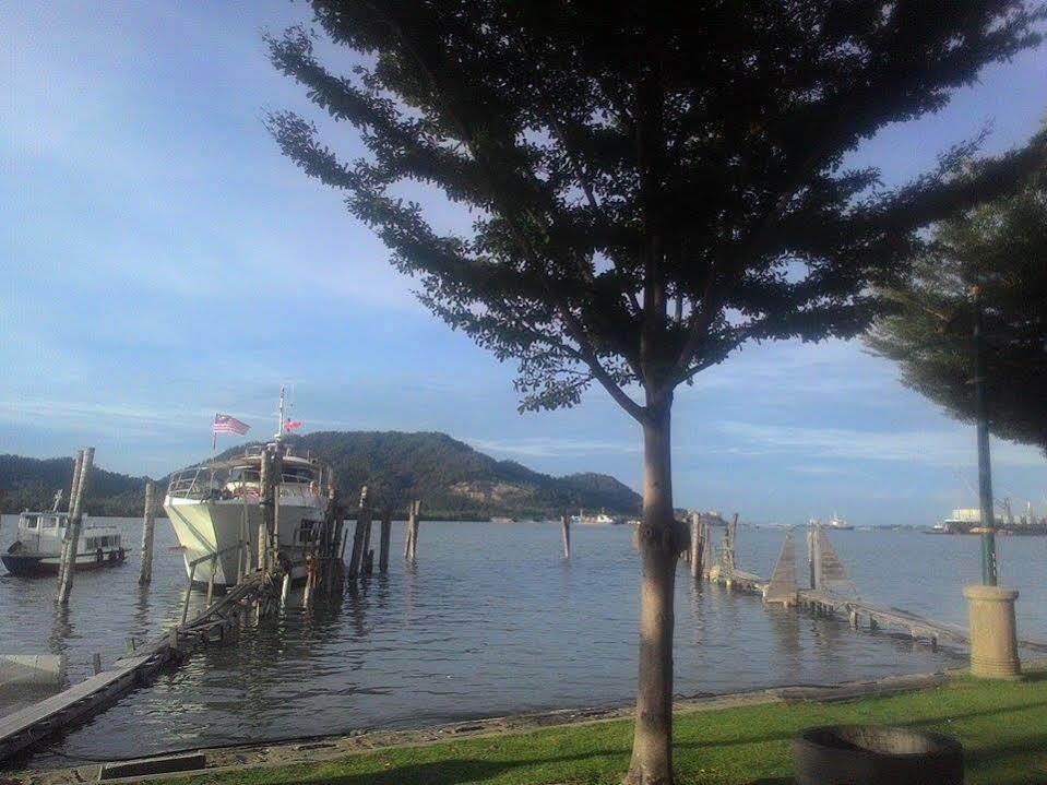 OYO 44101 Hotel DJ Palace Lumut Exterior foto