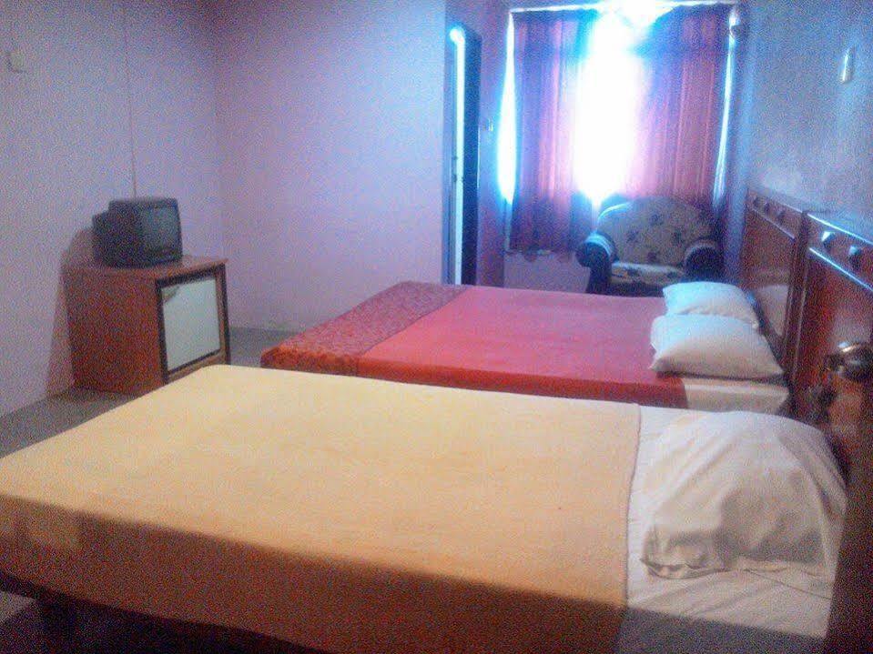 OYO 44101 Hotel DJ Palace Lumut Exterior foto