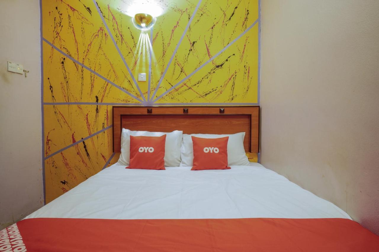 OYO 44101 Hotel DJ Palace Lumut Exterior foto